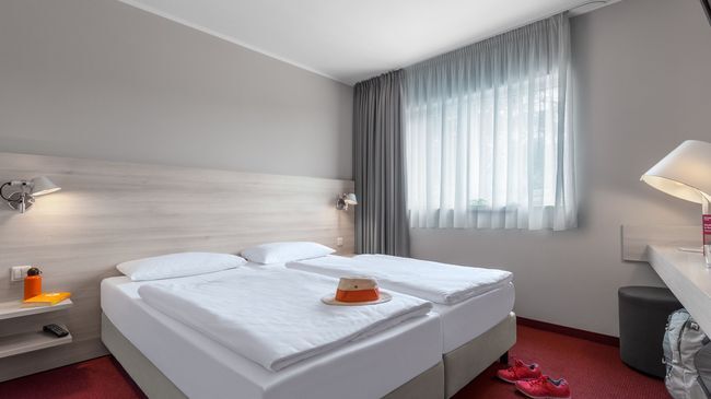 Serways Hotel Lueneburger Heide West Bispingen Room photo